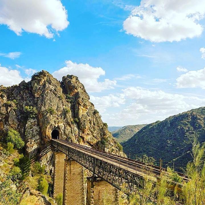 Camino De Hierro Villa Bermellar Bagian luar foto