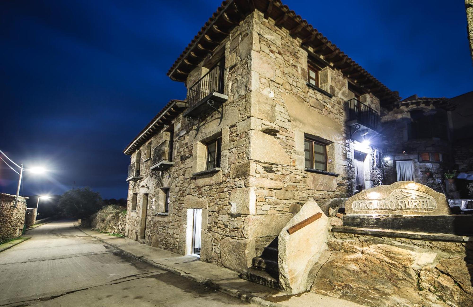 Camino De Hierro Villa Bermellar Bagian luar foto